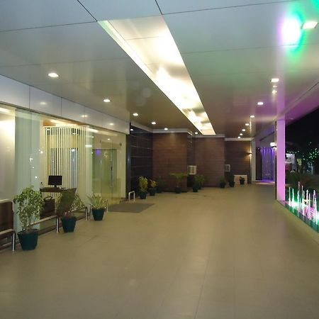 ホテル サン プラザ Ankleshwar エクステリア 写真